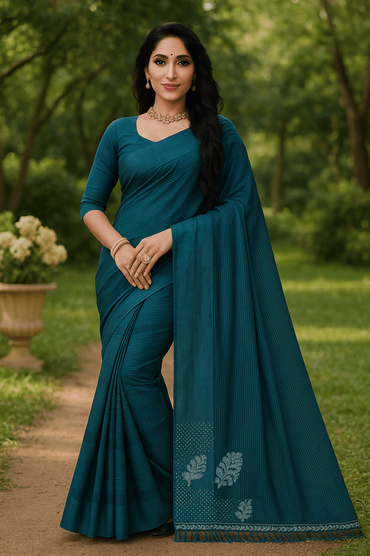 Elegant Plain Weave Saree with Subtle Detailing